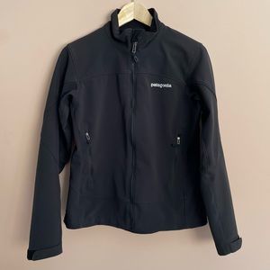 Patagonia Women's Adze Black Soft Shell Jacket with Polartec Windbloc - Small